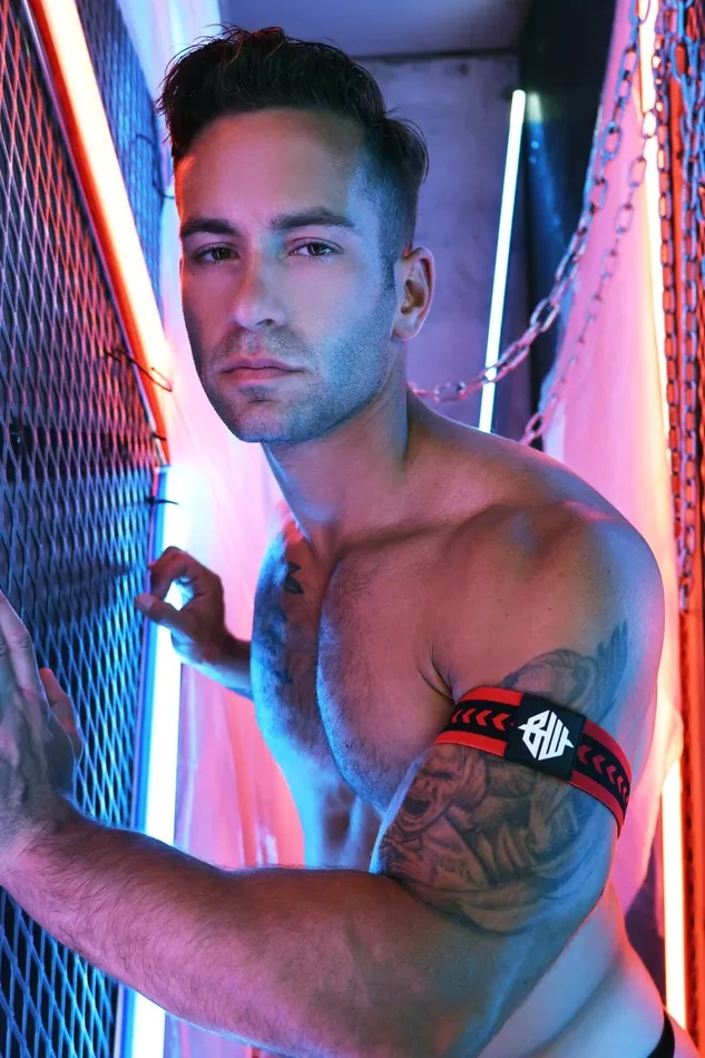 Breedwell Daddys Favorite Armbands Red Vibrators